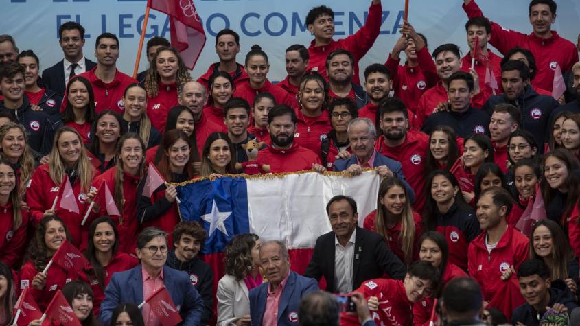 "El país se siente orgulloso de sus deportistas": el Team Chile recibió el apoyo del Presidente antes de Santiago 2023