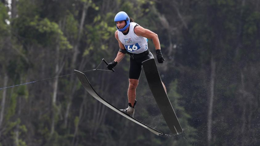 ¡Oro para Chile! Emile Ritter le da la segunda medalla dorada al Team Chile con un espectacular salto en el esquí acuático