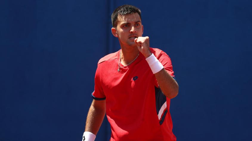 Tomás Barrios se quedó con una trabajada victoria en singles para avanzar a cuartos de final en Santiago 2023
