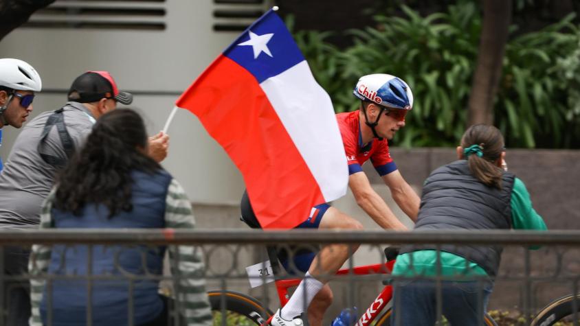 VIDEO| ¡Rozó la medalla! La tremenda carrera de Martín Vidaurre que sacó aplausos en el ciclismo de ruta