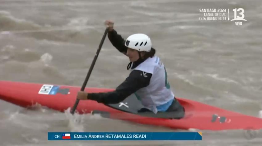 ¡Se la llevó la corriente! El inesperado percance que sufrió Emilia Retamales en el canotaje slalom de Santiago 2023