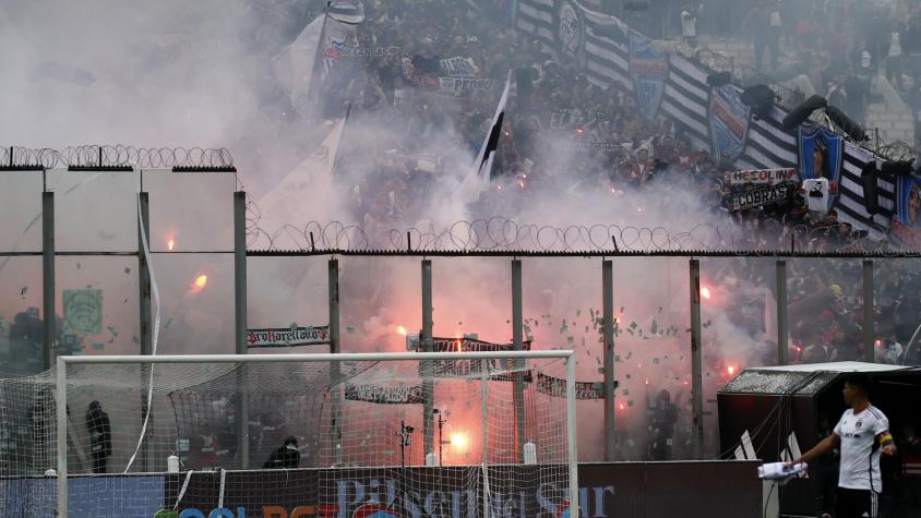 La sacó barata: Tribunal de Disciplina de la ANFP no citará a Colo Colo por el uso de pirotecnia en al clásico