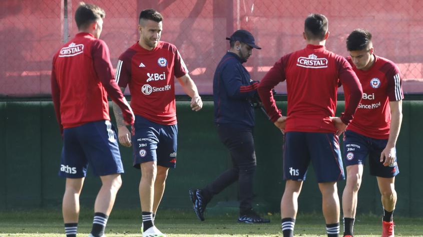 Eduardo Berizzo se la juega por Matías Zaldivia como el salvador de la Roja