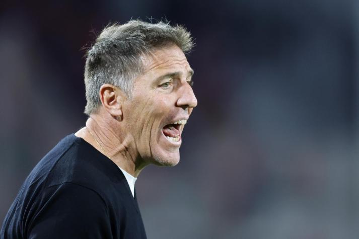 Eduardo Berizzo convocó de emergencia a tres jugadores para el duelo de la Roja ante Venezuela