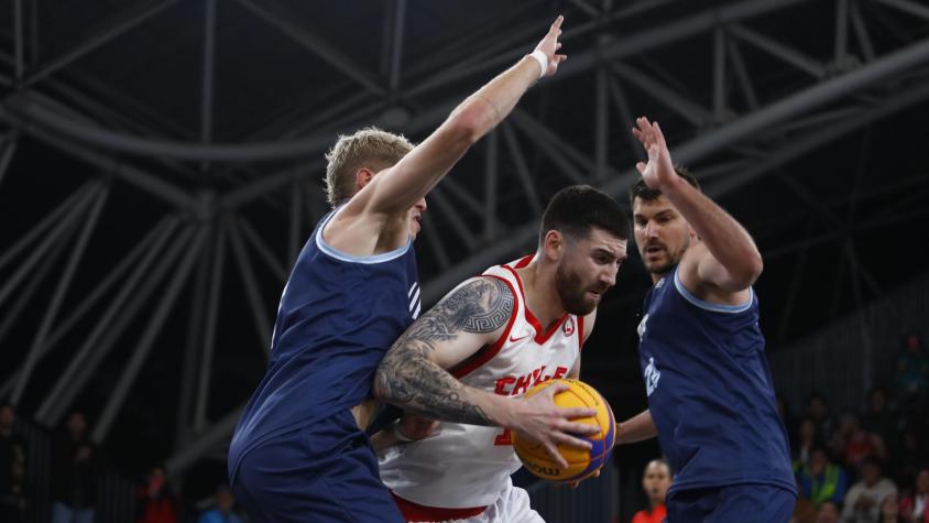 El Team Chile de Básquetbol 3x3 sacó adelante un partidazo ante Uruguay en el debut en Santiago 2023