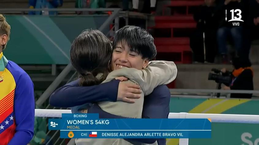 VIDEO | La histórica premiación de Denisse Bravo en el boxeo femenino de Santiago 2023