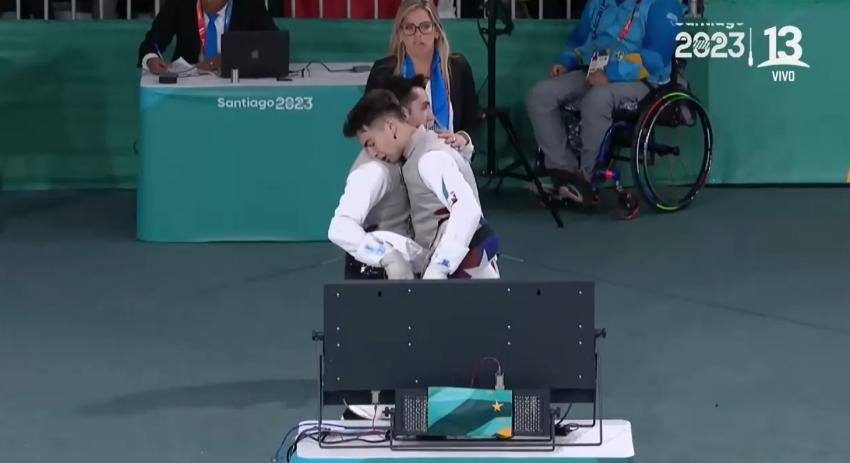 Leopoldo Alarcón eliminó a su primo Gustavo Alarcón para avanzar a cuartos de final en la esgrima de Santiago 2023