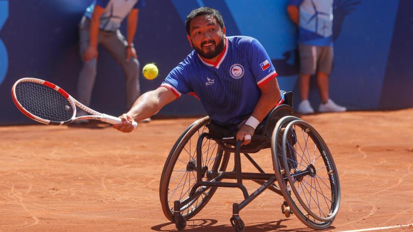 ¡Histórico! Francisco Cayulef logró la medalla de oro para el Team ParaChile en el tenis en silla de ruedas