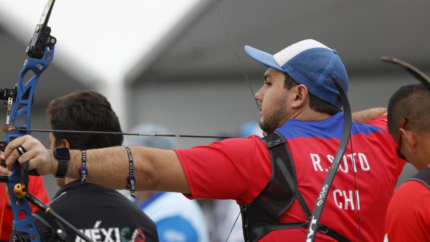 Ricardo Soto pone paños fríos tras avanzar a cuartos de final en el tiro con arco: “No prometo nada porque mufo”