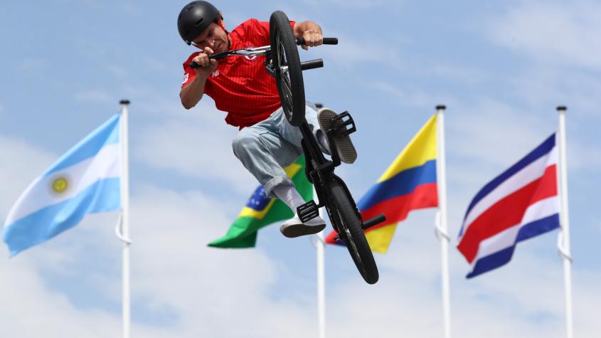 ¡Medalla de plata para el Team Chile! La espectacular rutina de José Cedano en el BMX de Santiago 2023