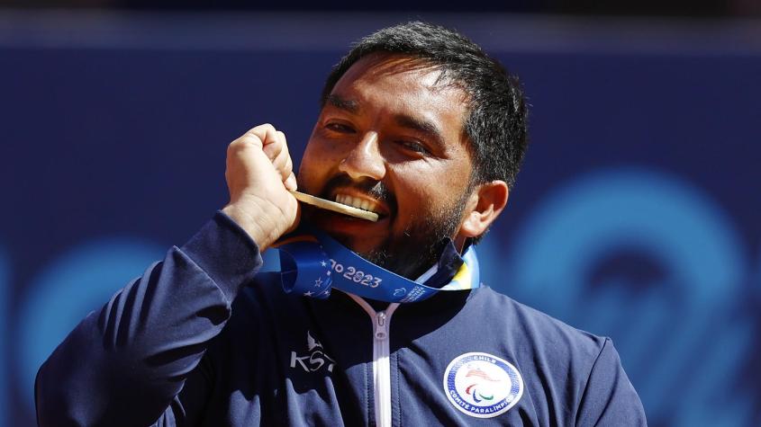 VIDEO | Así fue la emotiva entrega de la medalla de oro a Francisco Cayulef