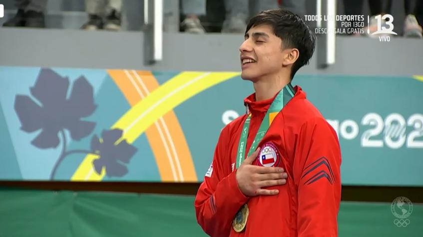 VIDEO | La emocionante entrega de la medalla de oro para Enrique Villalón en el karate de Santiago 2023