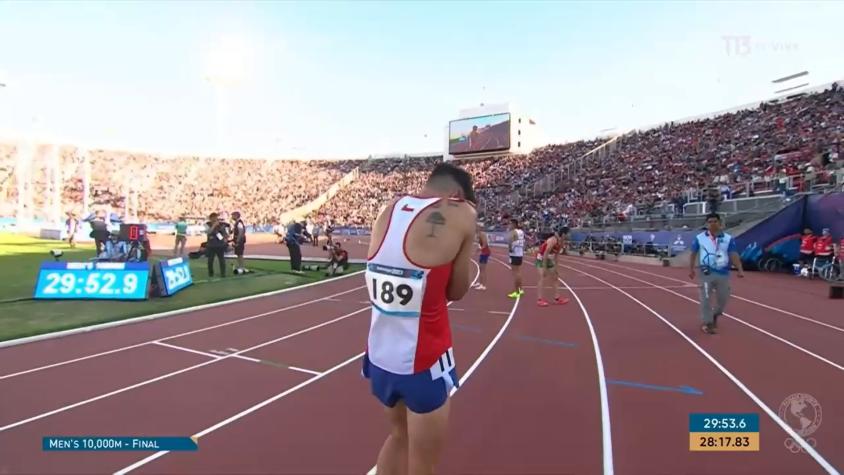 VIDEO | La desazón de Carlos Díaz tras quedar fuera del podio en los 10 k de Santiago 2023