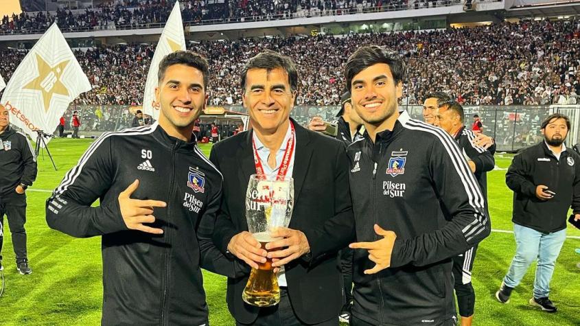 Hijos de Gustavo Quinteros dejan la grande contra Colo Colo tras su salida: "Estos no invirtieron ni un dólar"