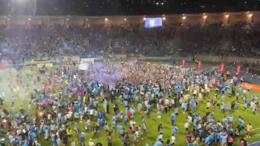 Hinchas empañaron la celebración de Deportes Iquique tras masiva invasión al Tierra de Campeones