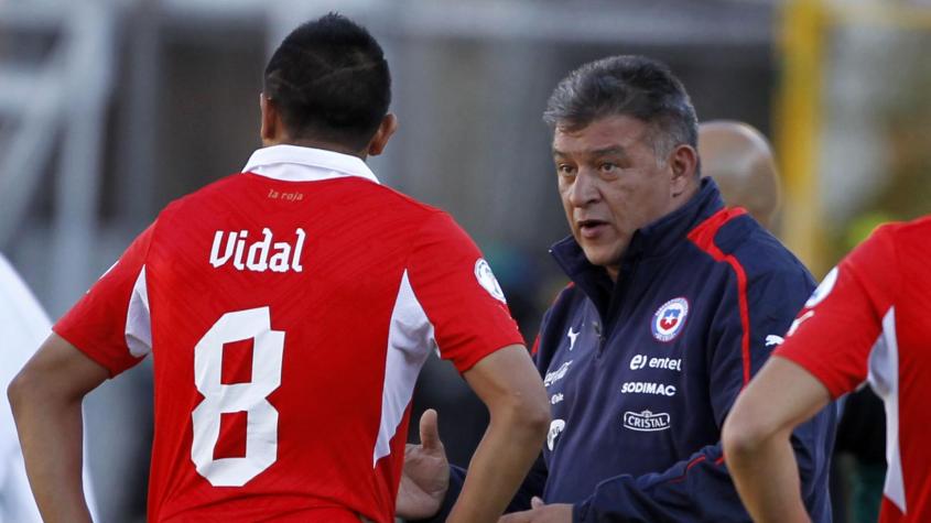 Arturo Vidal y Claudio Borghi - Créditos: Photosport