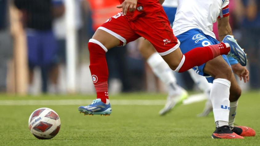 Entrenador del fútbol chileno anunció su partida tras clasificar a Copa Sudamericana