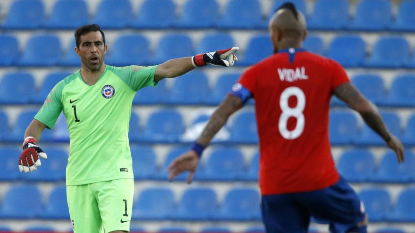 Claudio Bravo y Arturo Vidal - Créditos: Photosport