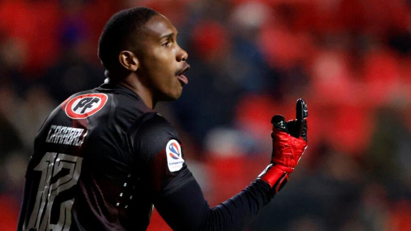 Omar Carabalí sorprende con drástica decisión y define su futuro en Colo Colo