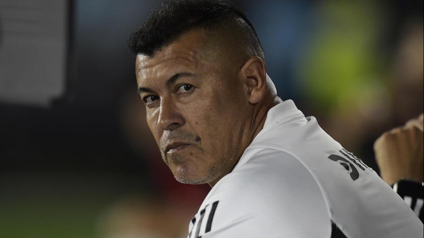 Se complica el trabajo de Almirón: los jugadores más perjudicados por la inminente llegada de Vidal a Colo Colo