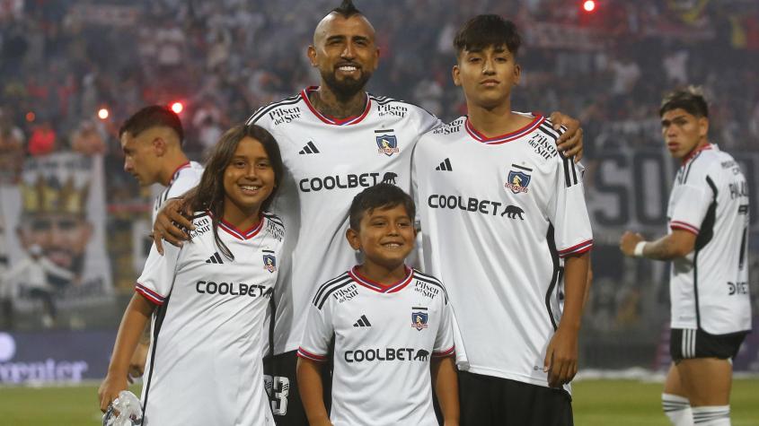 El emotivo momento que vivió Arturo Vidal junto a sus hijos en su reestreno con Colo Colo