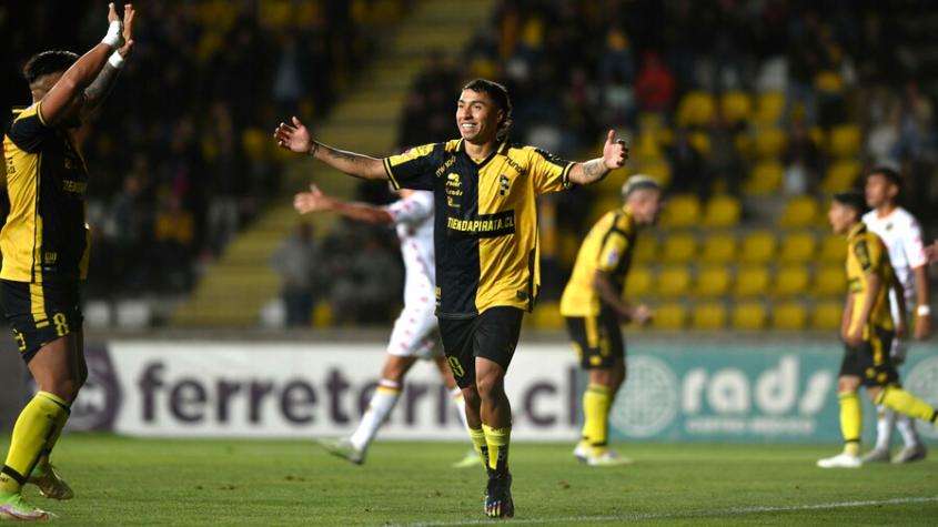 Luciano Cabral es seguido por Colo Colo - Crédito: Photosport.