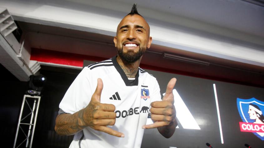 Colo Colo se prepara para darle la bienvenida a Arturo Vidal - Crédito: Photosport.