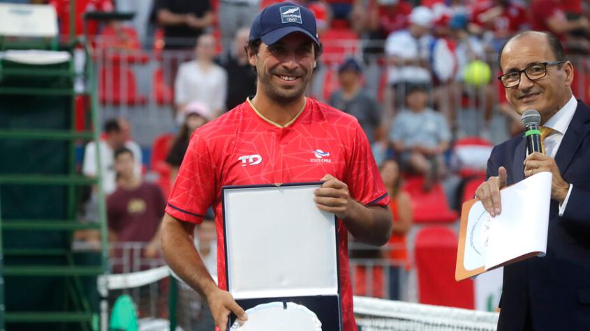 Gonzalo Lama fue homenajeado en la serie entre Chile y Perú por la Copa Davis - Crédito: Photosport.
