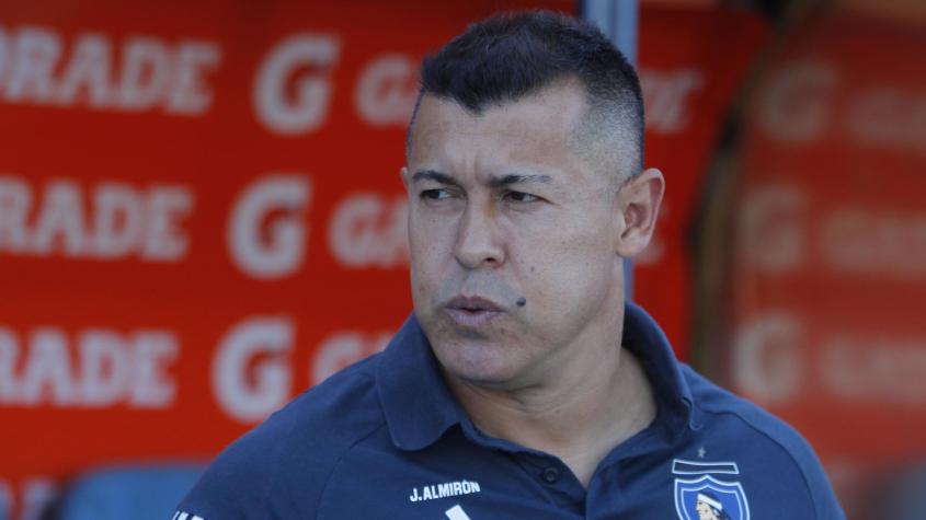 Hinchas llenan de críticas a Jorge Almirón tras primera derrota en Colo Colo