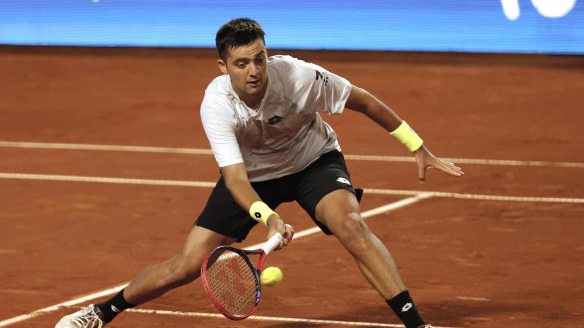 Tomás Barrios se aprovechó del mal momento de Cristian Garin en el Chile Open