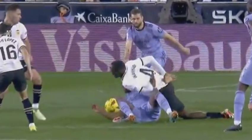 Mouctar Diakhaby sufrió dura lesión ante Real Madrid - Crédito: Captura.