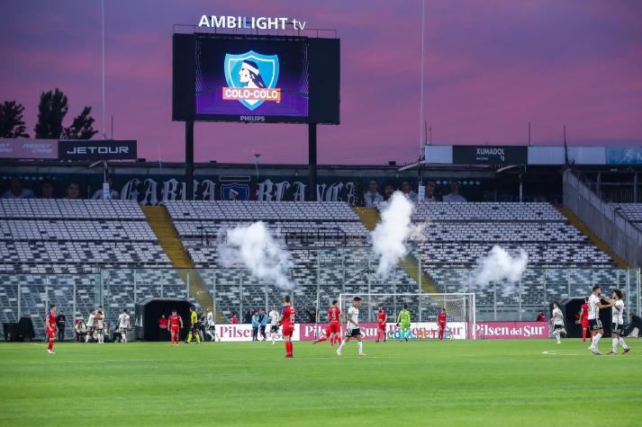 Hinchas de Colo Colo pifiaron el minuto de silencio en homenaje a Carabineros asesinados