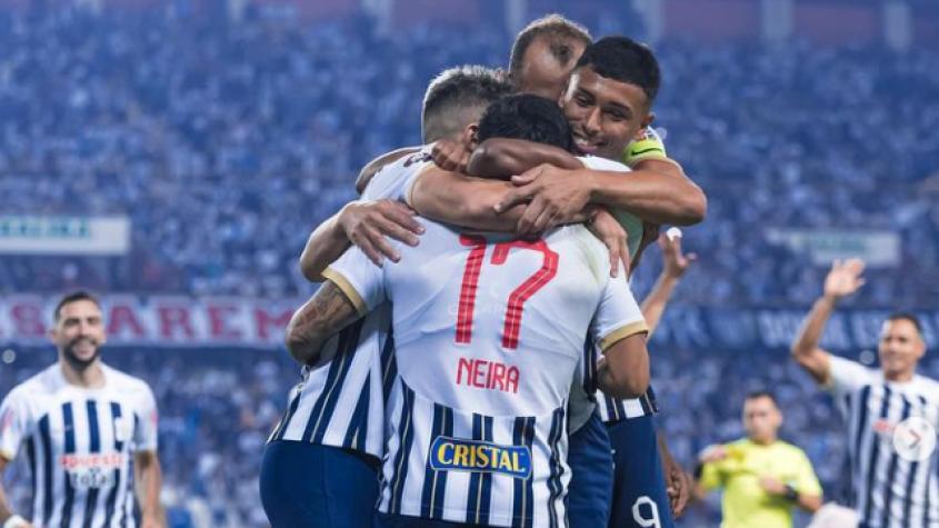 Les dio el último aliento: Figura de U de Chile visitó al plantel de Alianza Lima previo al duelo ante Colo Colo