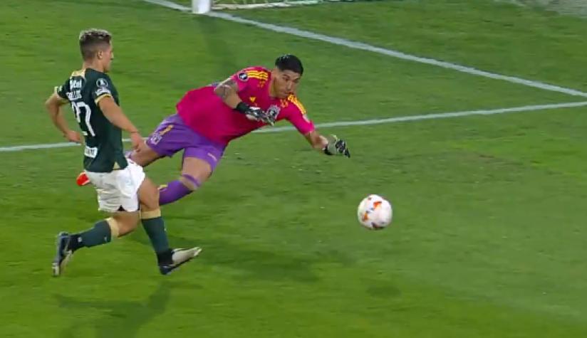 VIDEO | La arriesgada jugada de Brayan Cortés que casi termina en penal contra Colo Colo