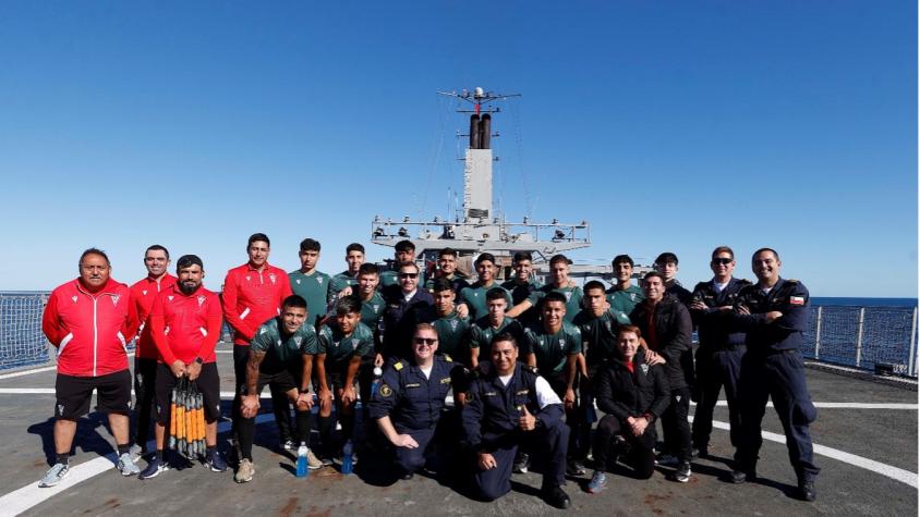 Santiago Wanderers llegó al archipiélago Juan Fernández tras 34 horas de viaje para inaugurar la Copa Chile