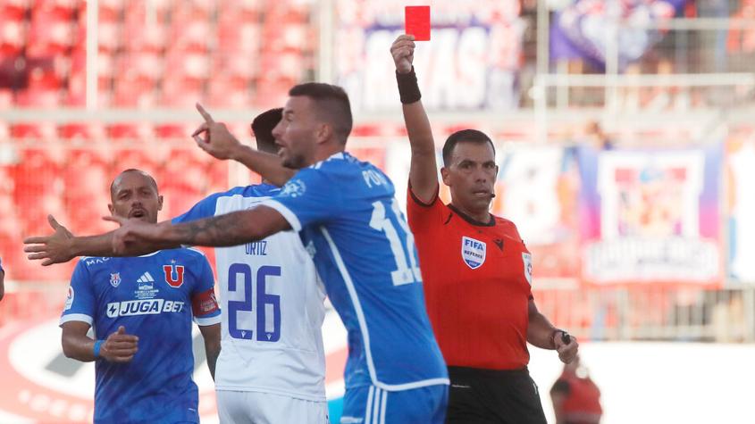 Luciano Pons fue expulsado en el primer partido de la U - Photosport