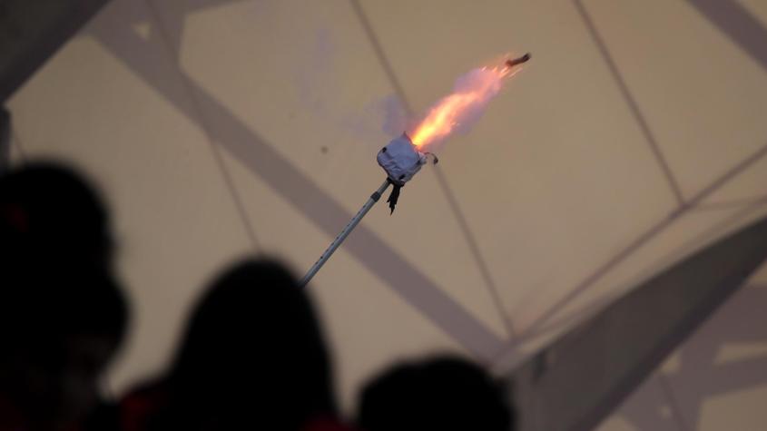 Hinchas de Ñublense detienen el partido con Colo Colo con fuegos de artificio y esta es la razón