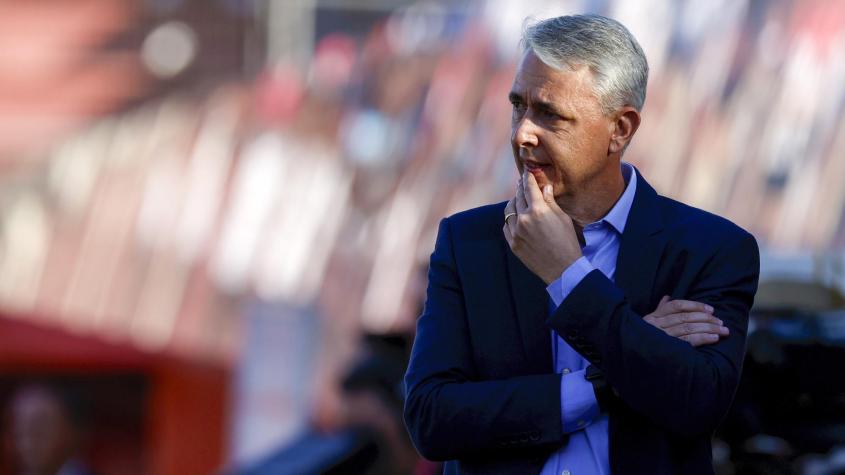 La fuerte crítica de Tiago Nunes al Estadio Santa Laura tras su primera victoria en la UC: “La cancha es terrible”
