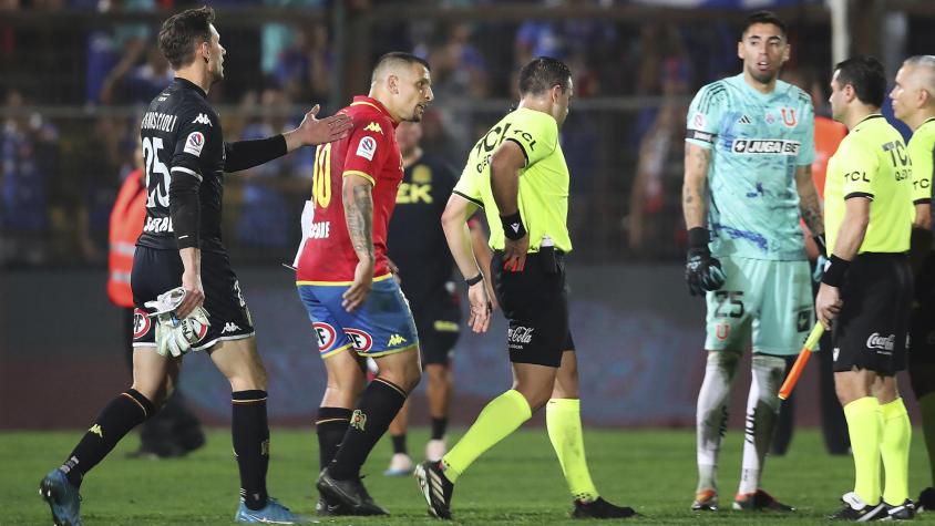 La grave acusación de Emiliano Vecchio tras derrota ante U de Chile: "El árbitro dijo que fue penal"
