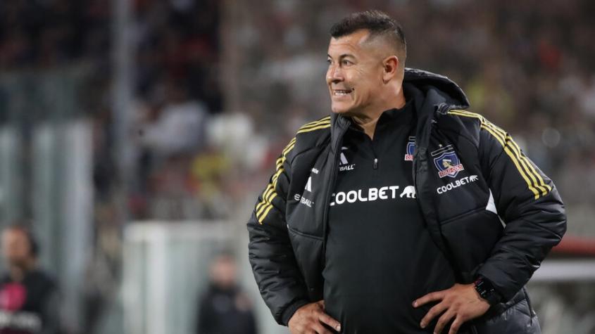 Jorge Almirón al límite en Colo Colo: golpea la mesa y decide la salida de dos jugadores