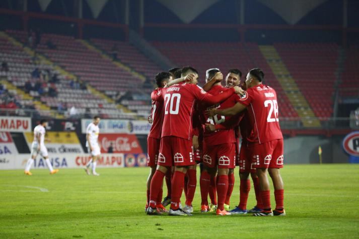 Ñublense aplastó a Cobreloa en Chillán y se metió en zona de Copa Sudamericana