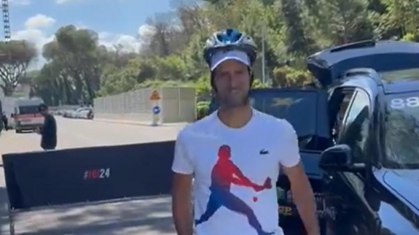 "Hoy vine preparado": La divertida broma de Novak Djokovic tras recibir un botellazo en el Masters de Roma