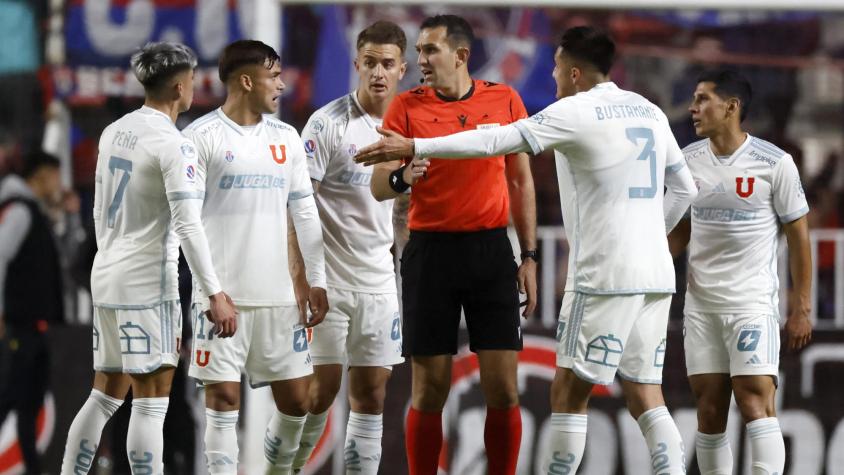 Marcelo Díaz concentra las críticas de los hinchas de U de Chile ante Unión La Calera