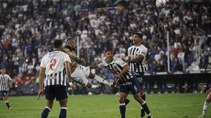 El golazo de Arturo Vidal ante Alianza Lima para mantener vivo a Colo Colo en la Copa Libertadores 2024