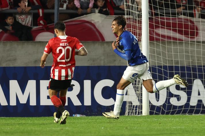 Carlo Villanueva fue el hérore de Huachipato en La Plata - Crédito: Photosport.