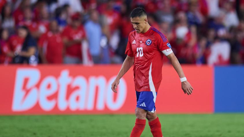 Alexis Sánchez arremete contra el arbitraje tras la eliminación de Chile: “Una expulsión así caga todo”