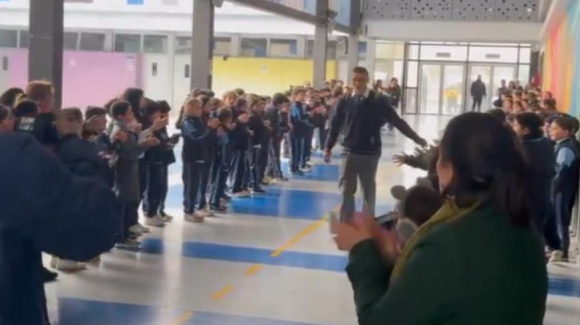 VIDEO | Jugador de Deportes Melipilla que debutó con gol a los 17 años fue recibido así por su colegio