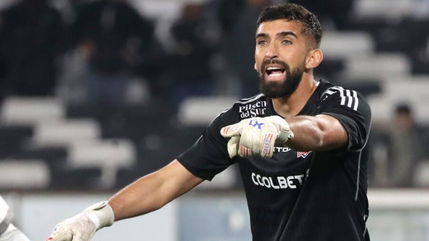 Emiliano Amor se une al exclusivo grupo de jugadores de campo que portaron los guantes en Colo Colo