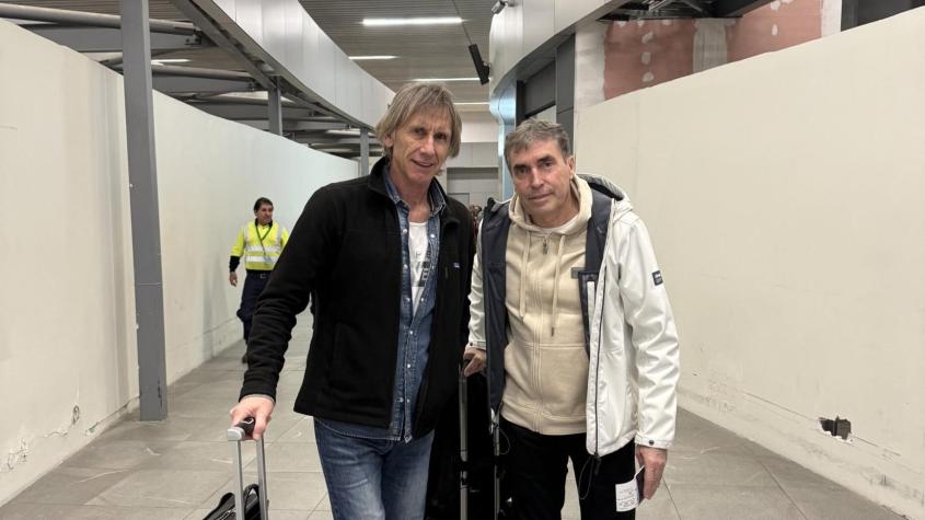 Ricardo Gareca en el aeropuerto. Crédito: Cristián Alvarado.