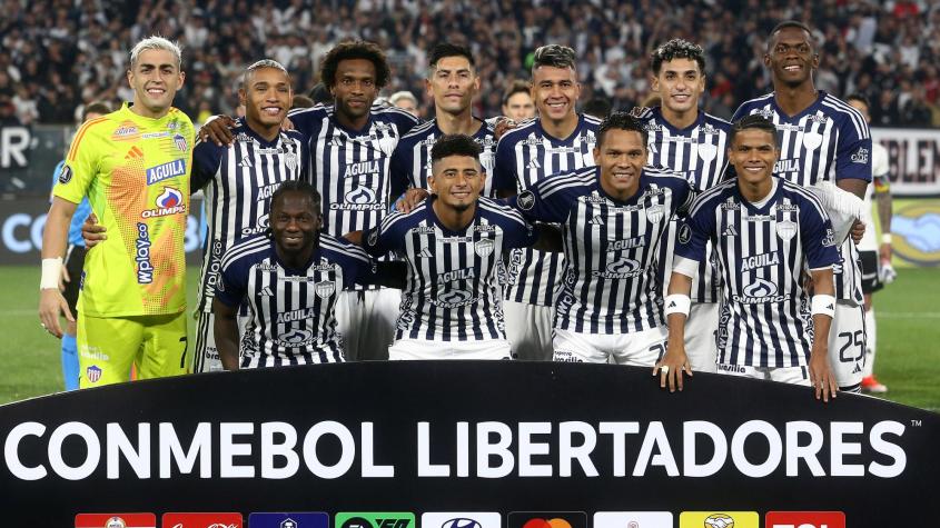 Goleador de Junior le avisa a Colo Colo: "Salir a calentar tiemblan las piernas"